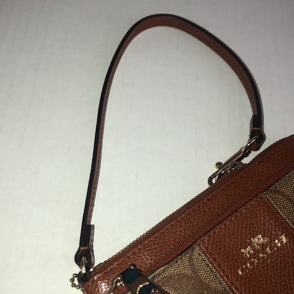 Coach Wallet Wrislet - Picture 12 of 13